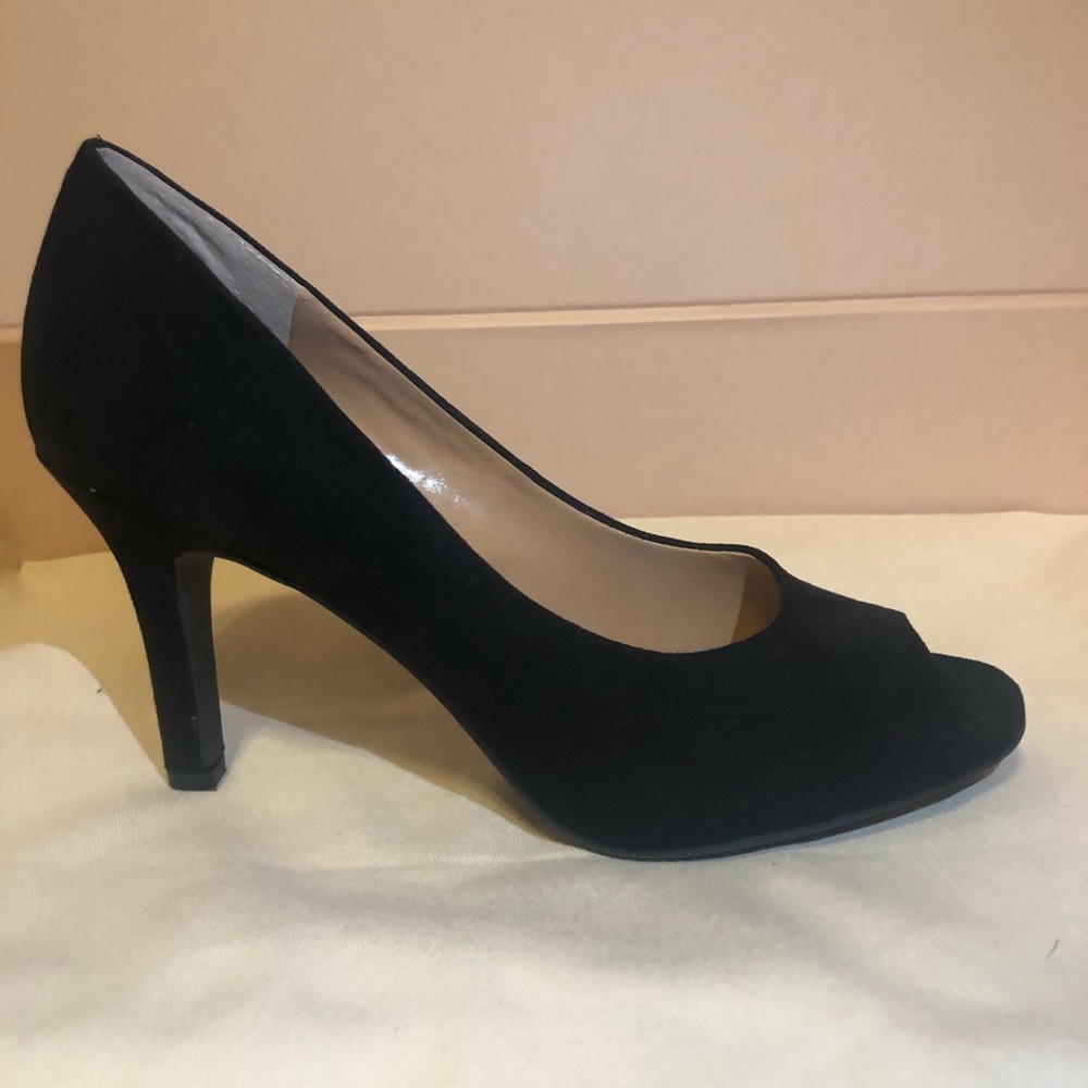 Kelly&Katie Black Pumps